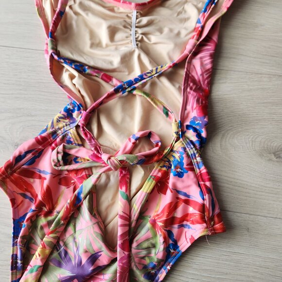 Floral lace up one piece size small - Picture 4 of 4